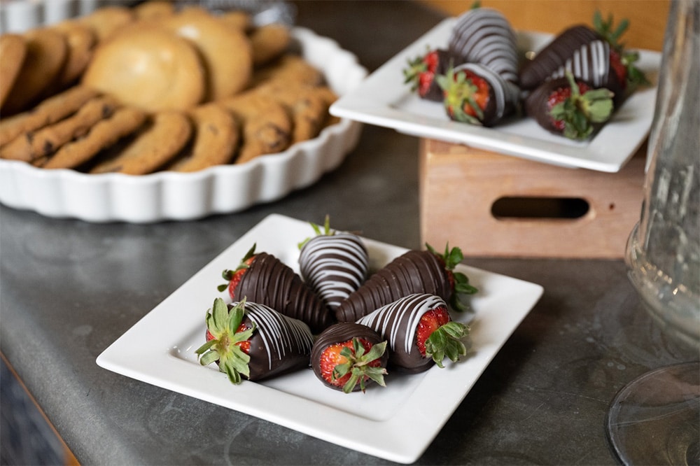 Chocolate-Covered-Strawberry-Delights