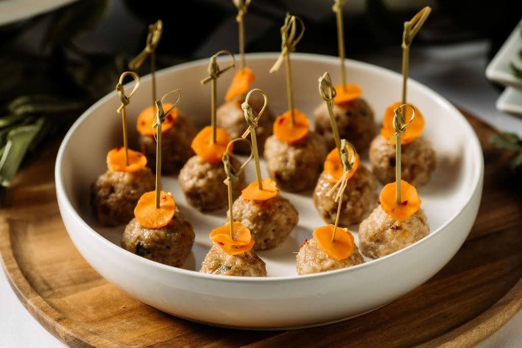 Featured image for post: Butler-Passed Wedding Hors d’Oeuvres Catering: Elevating Your Cocktail Hour