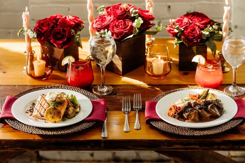 All-Inclusive Wedding Catering Packages vs Custom Catering Services Sterling Catering sterlingcateringmn.com 0 (1)